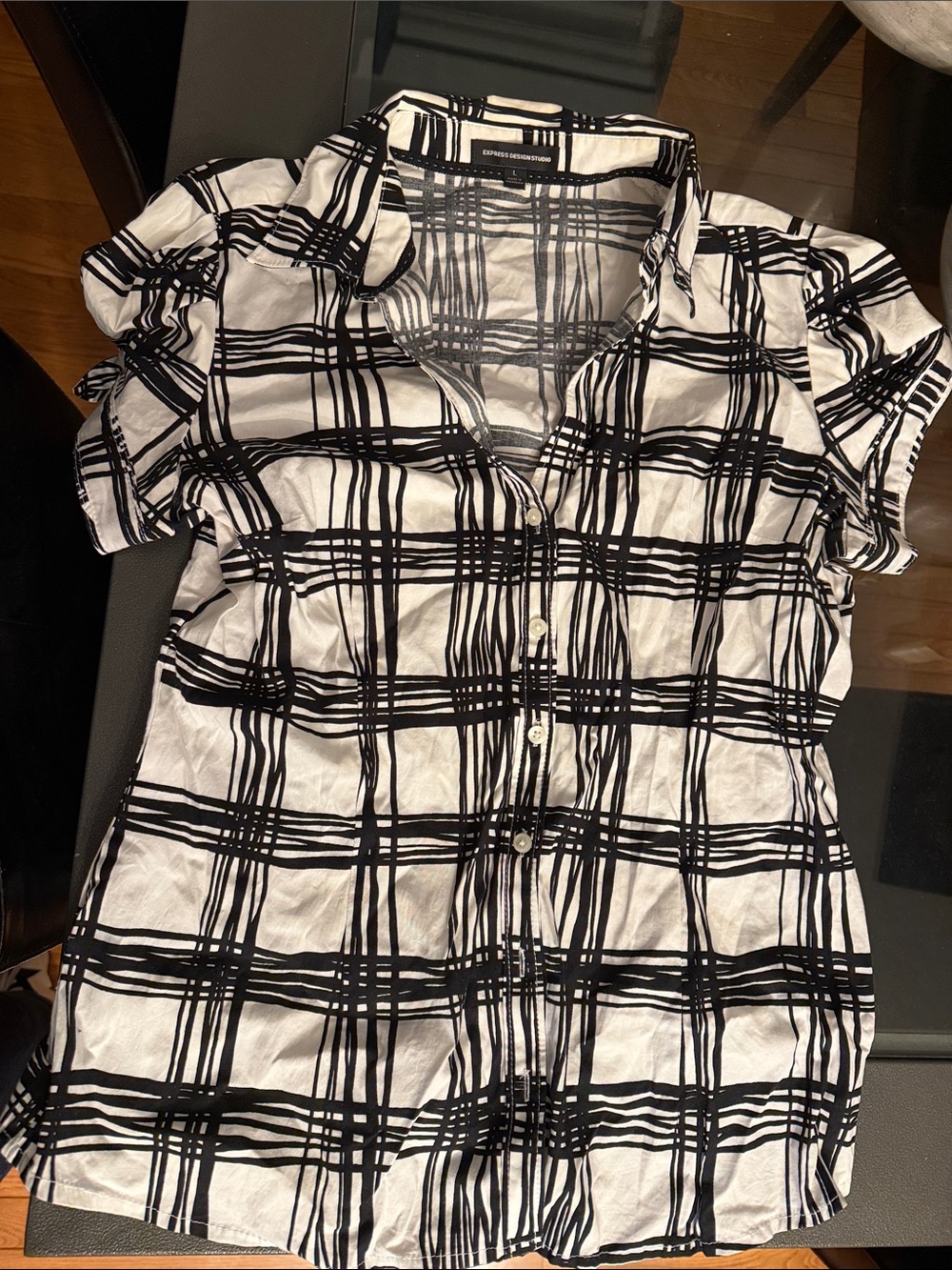 Express Black and White Plaid Short Sleeve Button-Down Shirt